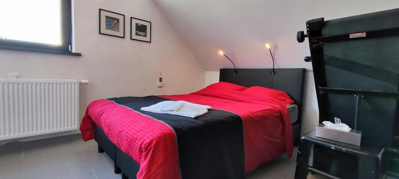 Logeerkamer Xxl 25 M2 Zemst Exterior photo